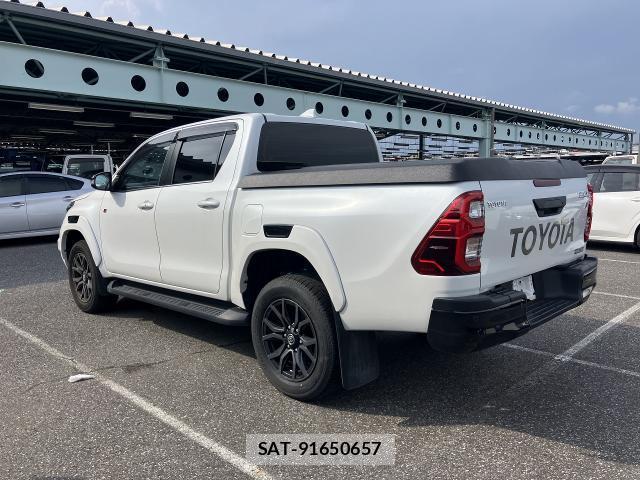 Toyota HILUX 2024-08 8648803-1
