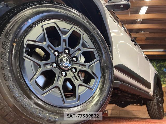 Toyota HILUX 2026-07 8649877-12