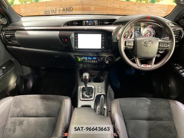 Toyota HILUX 2024-03 8649882-1