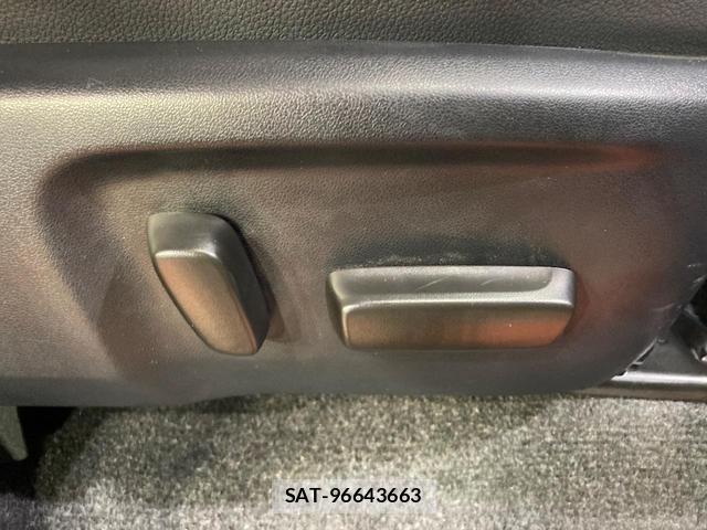 Toyota HILUX 2024-03 8649882-4