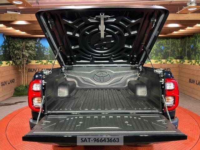 Toyota HILUX 2024-03 8649882-9