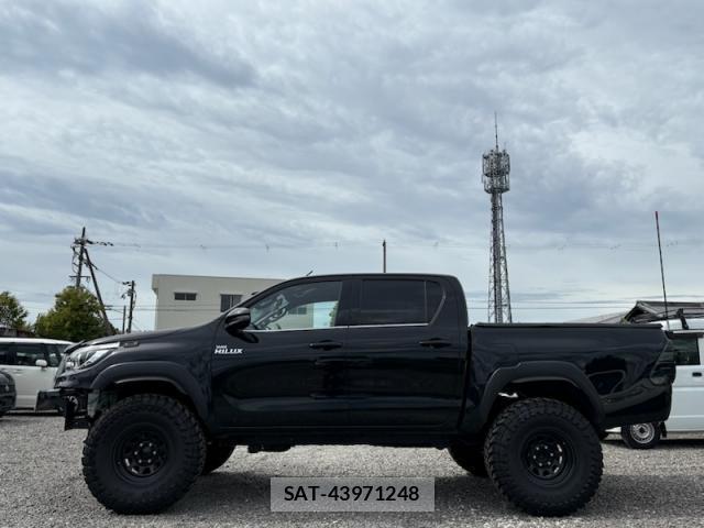 Toyota HILUX 2020-05 8649932-13