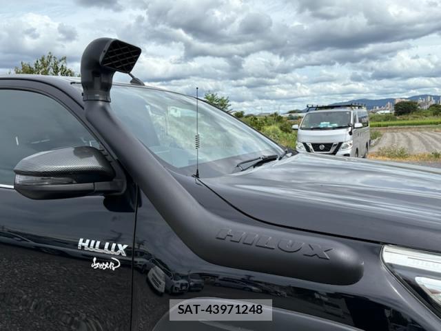 Toyota HILUX 2020-05 8649932-17