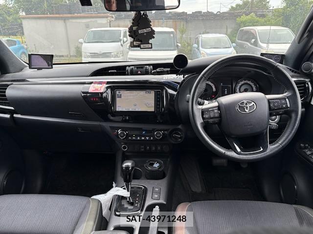 Toyota HILUX 2020-05 8649932-2