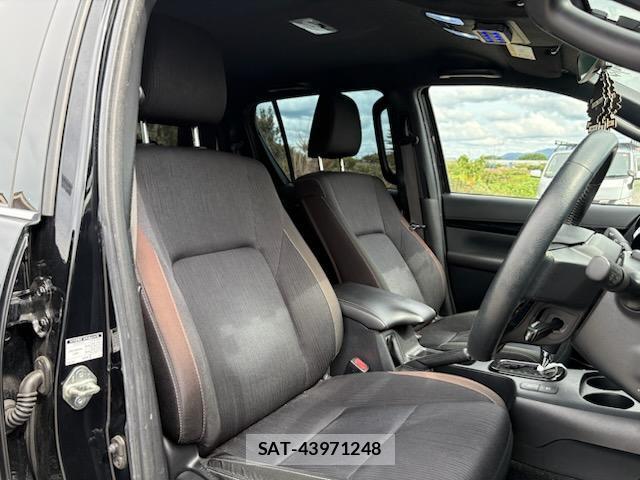 Toyota HILUX 2020-05 8649932-8