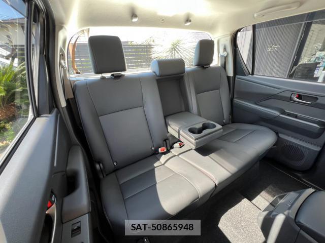Toyota HILUX 2026-08 8649953-4