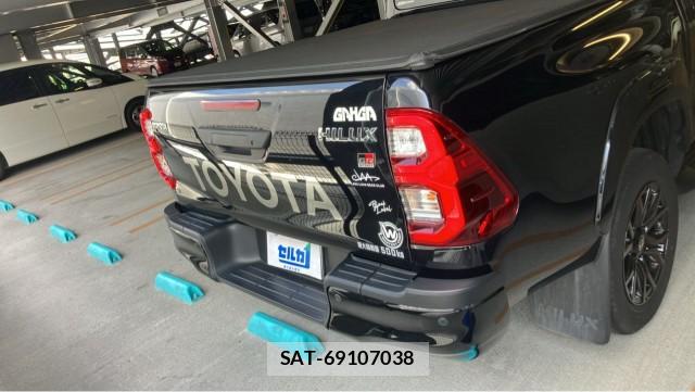 Toyota HILUX 2024-06 8651390-1