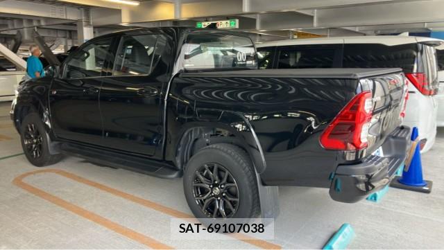 Toyota HILUX 2024-06 8651390-13