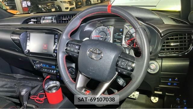 Toyota HILUX 2024-06 8651390-16