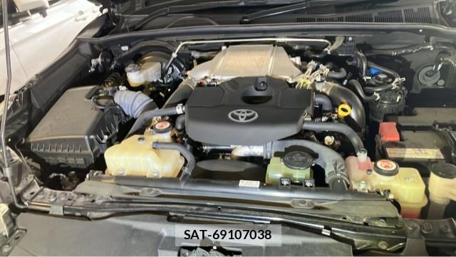 Toyota HILUX 2024-06 8651390-7