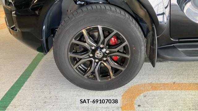 Toyota HILUX 2024-06 8651390-8
