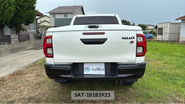 Toyota HILUX 2023-07 8651398-1