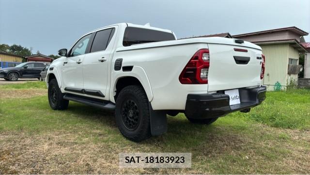 Toyota HILUX 2023-07 8651398-12