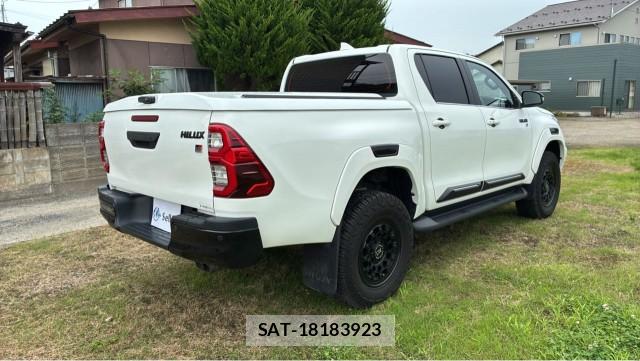 Toyota HILUX 2023-07 8651398-13