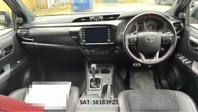 Toyota HILUX 2023-07 8651398-2