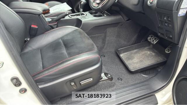 Toyota HILUX 2023-07 8651398-5