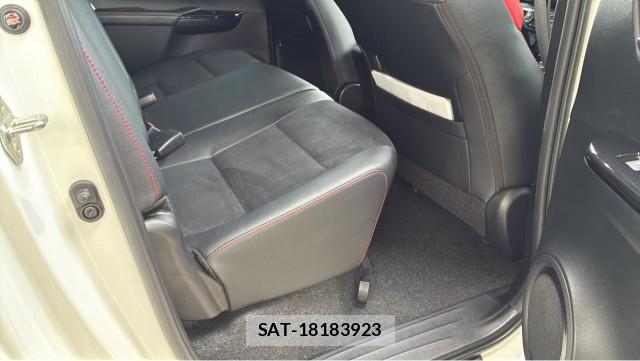 Toyota HILUX 2023-07 8651398-6