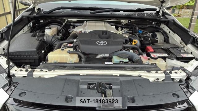 Toyota HILUX 2023-07 8651398-7