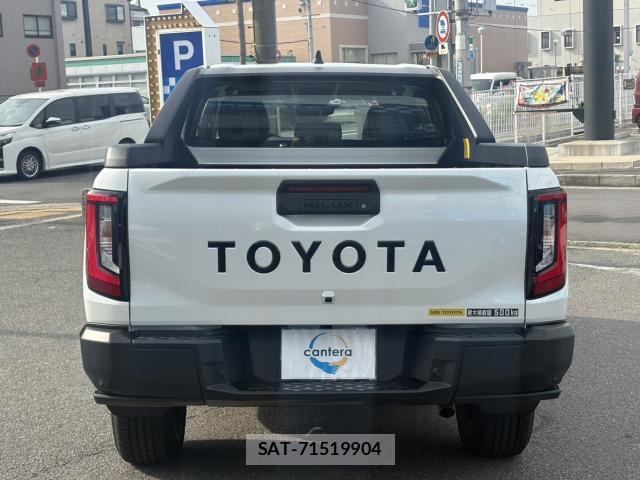 Toyota HILUX 2026-08 8651949-4