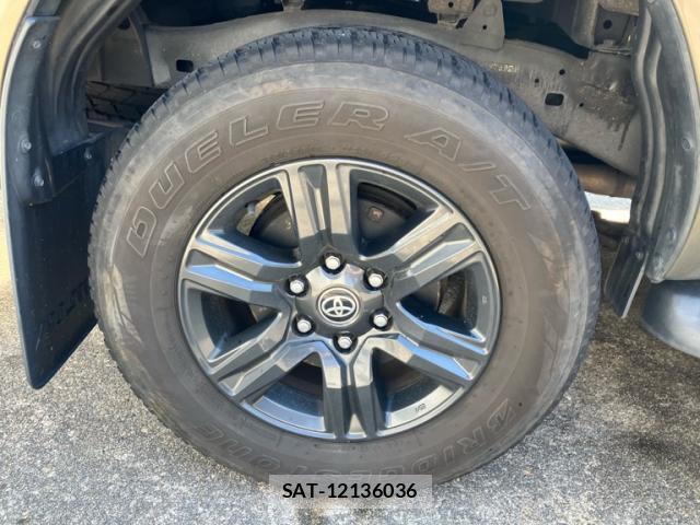 Toyota HILUX 2021-10 8652332-12
