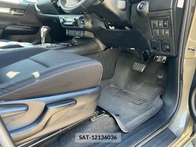Toyota HILUX 2021-10 8652332-15