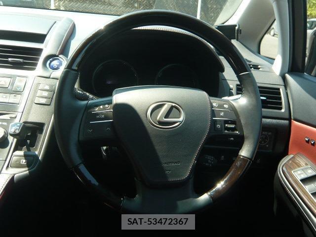 Lexus HS 2015-09 8649795-11