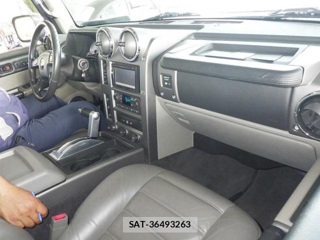 Hummer H2 2004-04 8649036-2