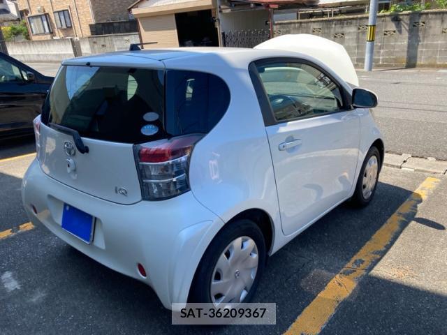 Toyota IQ 2009-07 8648621-1