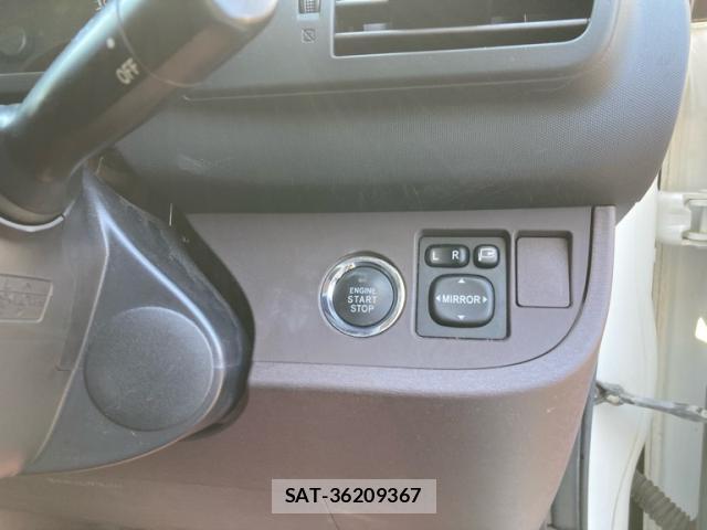 Toyota IQ 2009-07 8648621-19