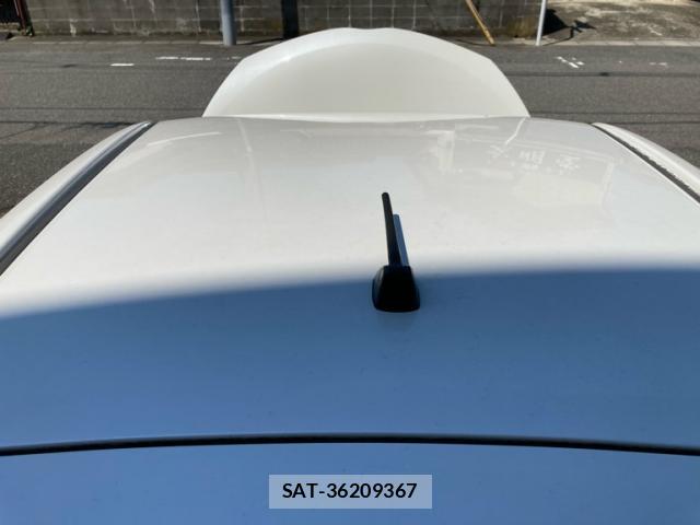 Toyota IQ 2009-07 8648621-7