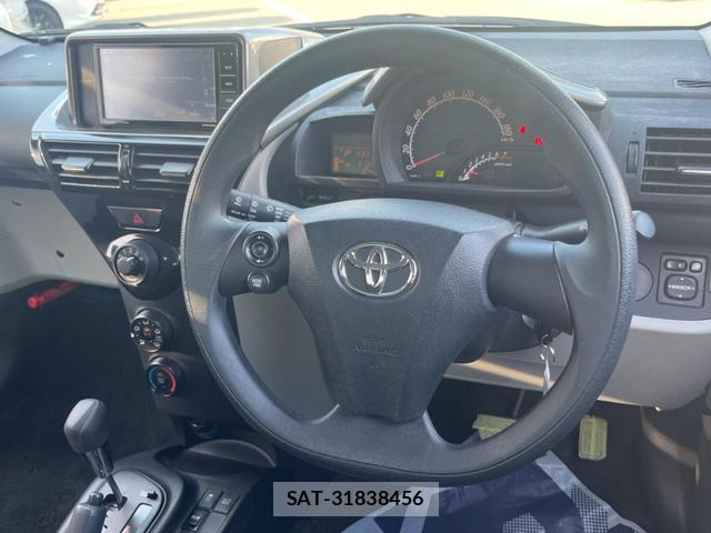 Toyota IQ 2014-06 8650725-8