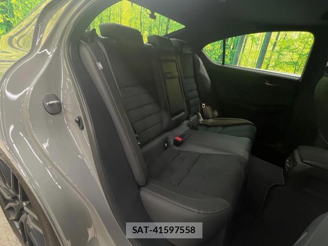 Lexus IS 2023-03 8646620-12