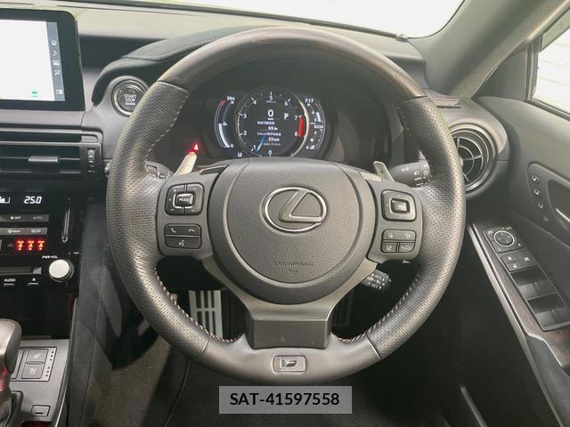 Lexus IS 2023-03 8646620-14