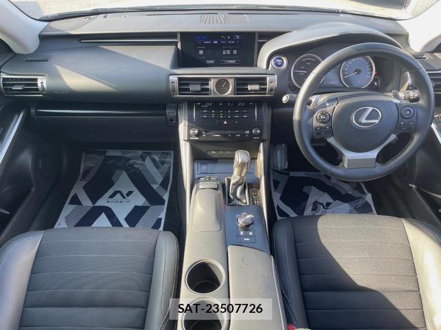Lexus IS 2014-02 8646707-1