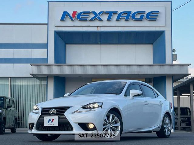 Lexus IS 2014-02 8646707-17