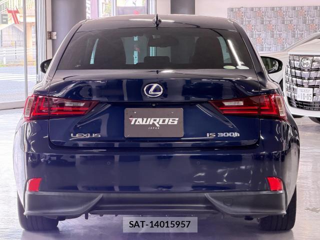Lexus IS 2013-10 8647705-1