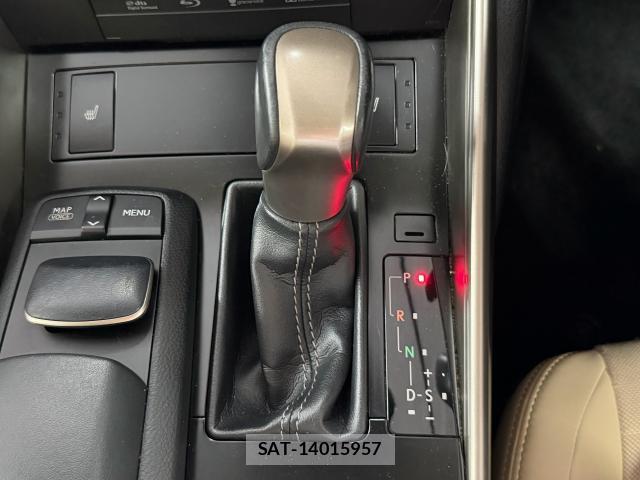 Lexus IS 2013-10 8647705-15