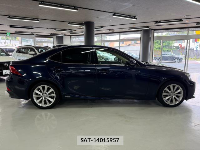 Lexus IS 2013-10 8647705-3