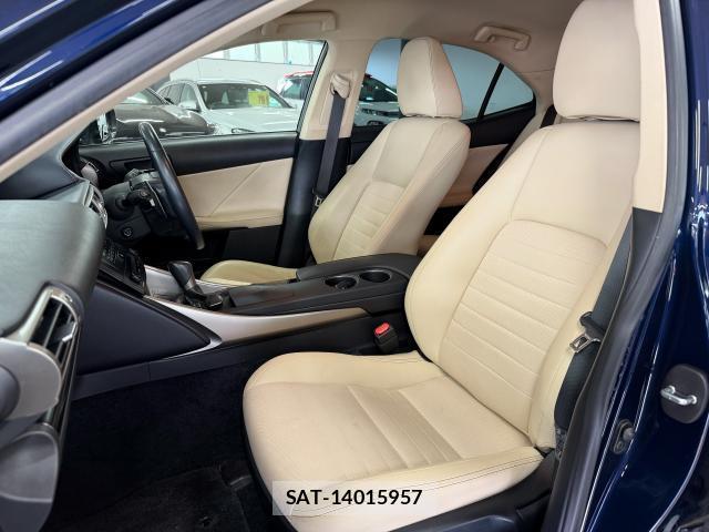 Lexus IS 2013-10 8647705-5