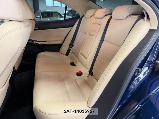 Lexus IS 2013-10 8647705-6