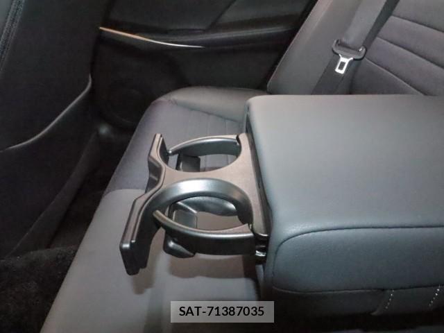 Lexus IS 2014-04 8647753-10