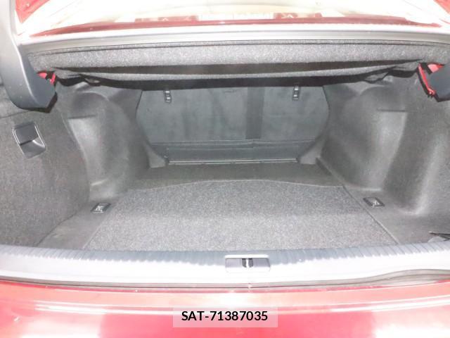 Lexus IS 2014-04 8647753-11
