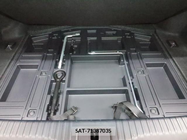 Lexus IS 2014-04 8647753-12