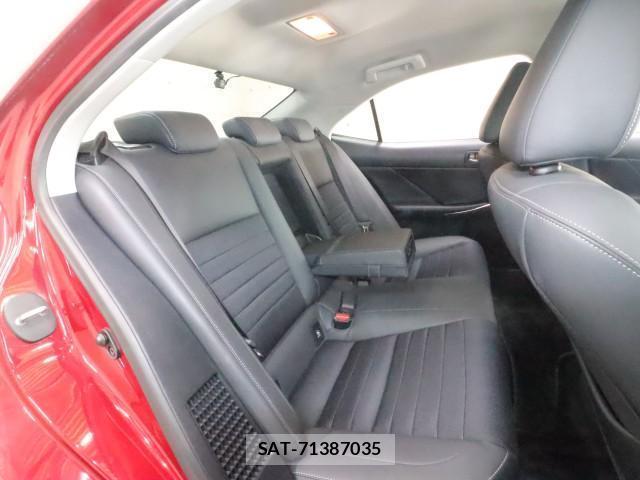 Lexus IS 2014-04 8647753-8