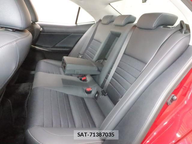 Lexus IS 2014-04 8647753-9
