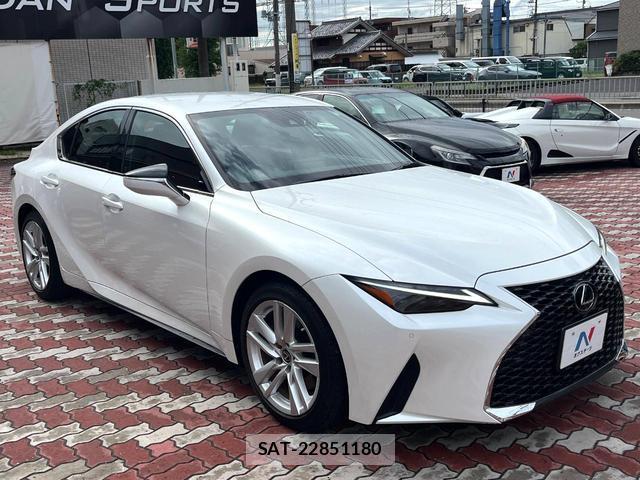 Lexus IS 2022-01 8648326-15