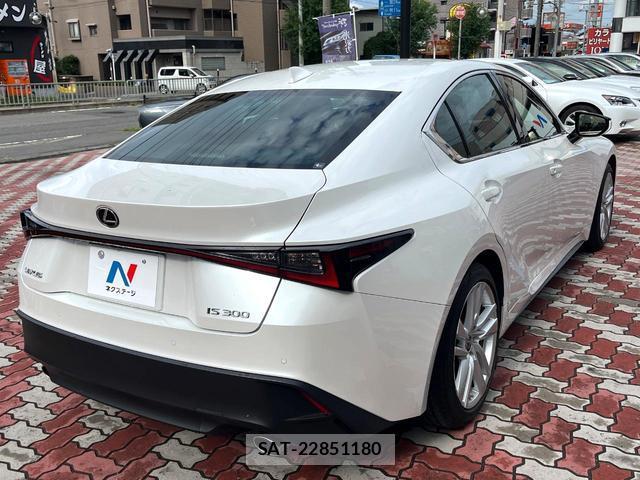 Lexus IS 2022-01 8648326-16