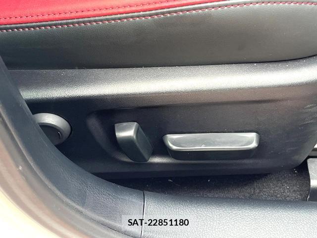 Lexus IS 2022-01 8648326-7