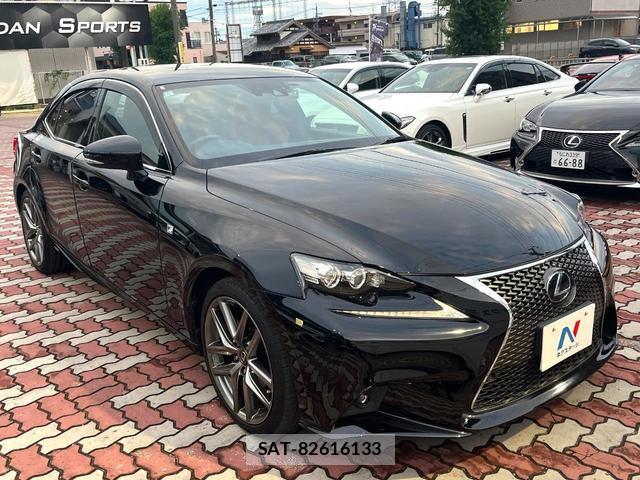 Lexus IS 2014-04 8648334-15