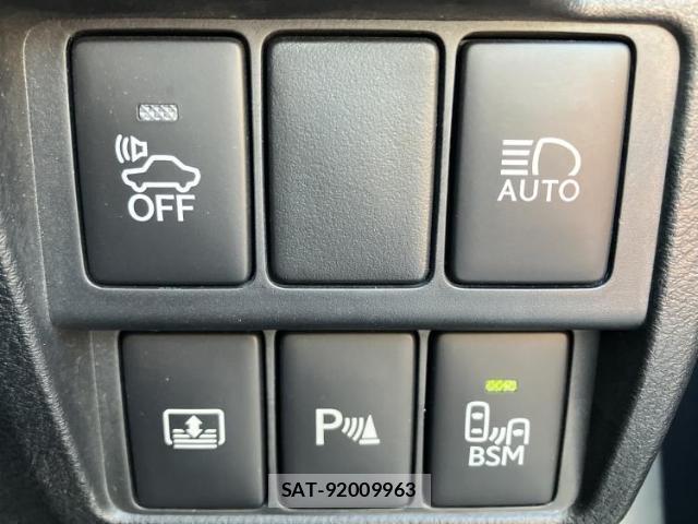 Lexus IS 2017-03 8648744-16